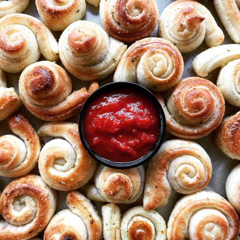 Delicious Garlic Knots: A Must-Try Italian Appetizer